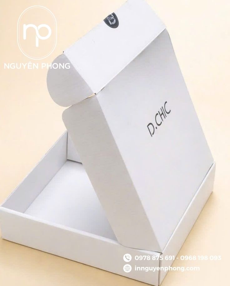 Mẫu in hộp đựng quần áo thương hiệu 